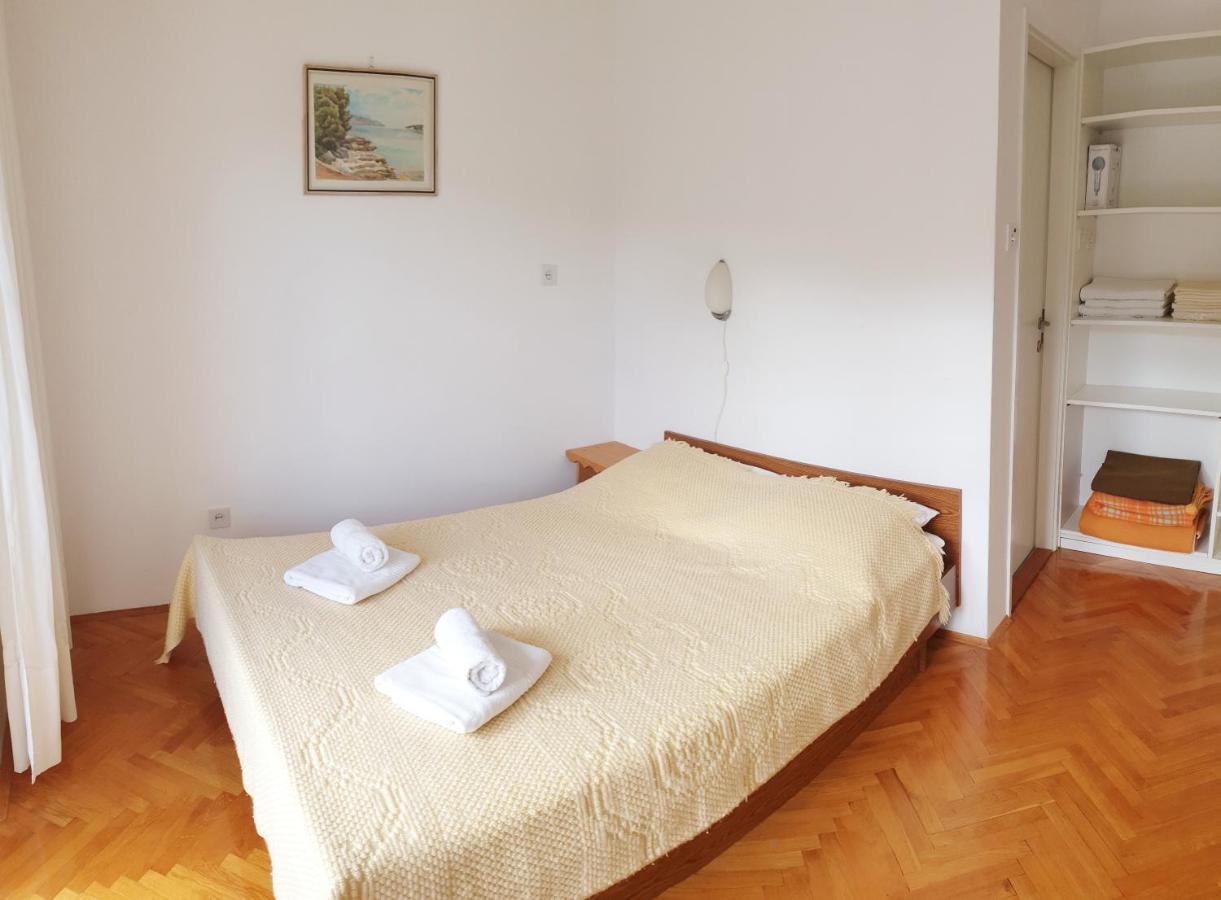 Apartments Lucija Stari Grad  Exterior photo