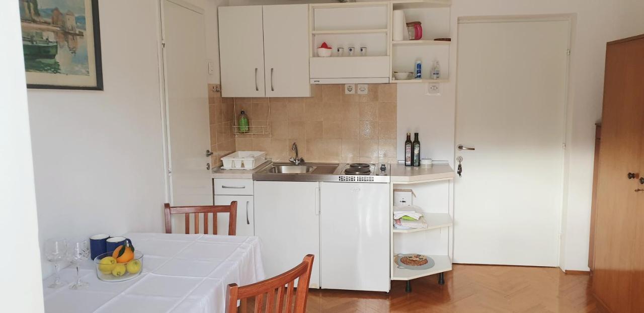 Apartments Lucija Stari Grad  Exterior photo