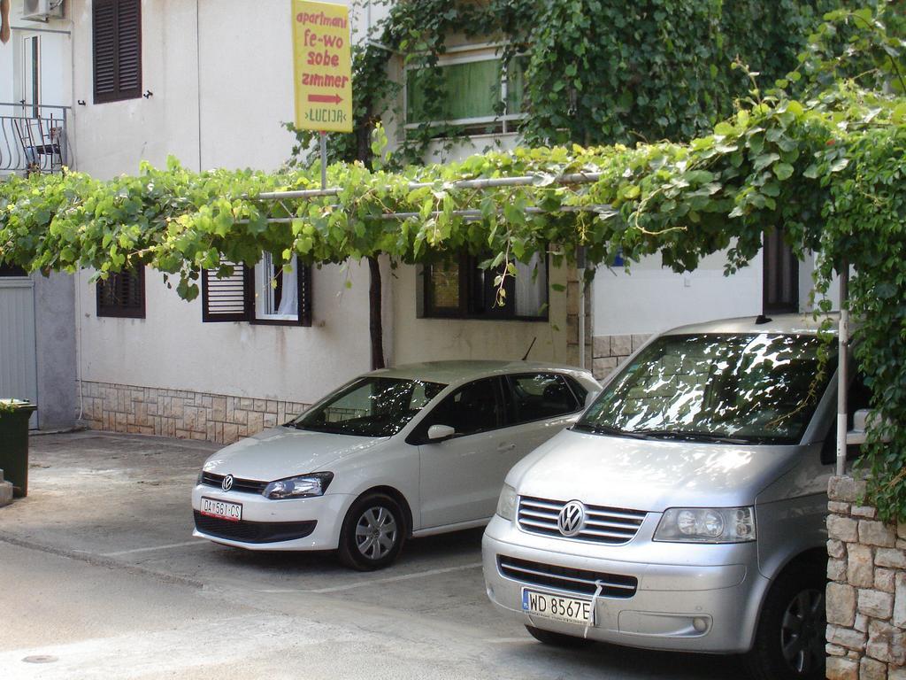 Apartments Lucija Stari Grad  Exterior photo