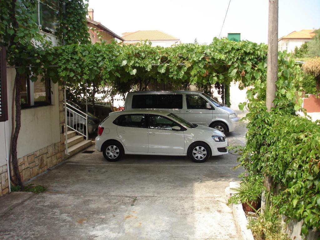 Apartments Lucija Stari Grad  Exterior photo